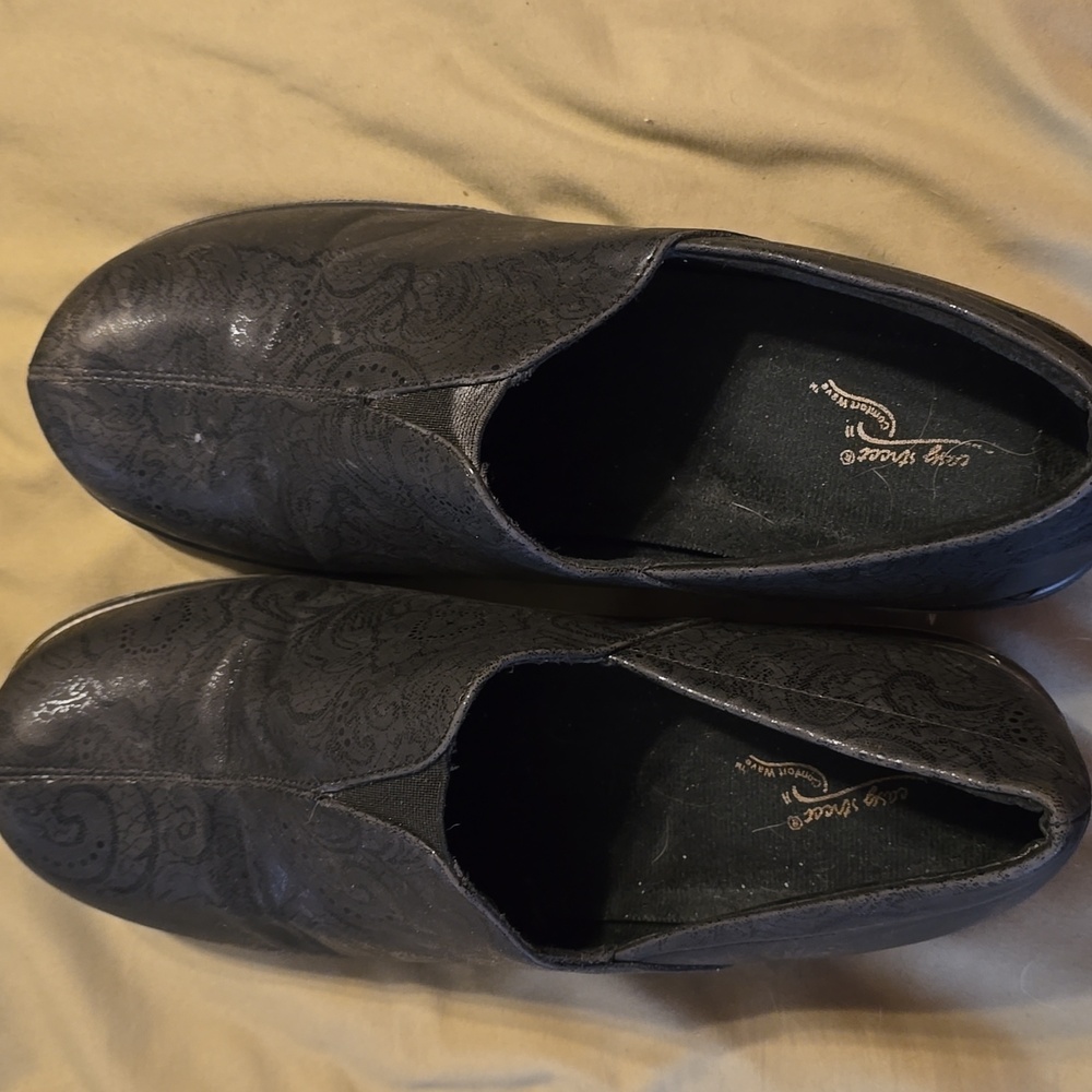 Size 11 black paisley loafers